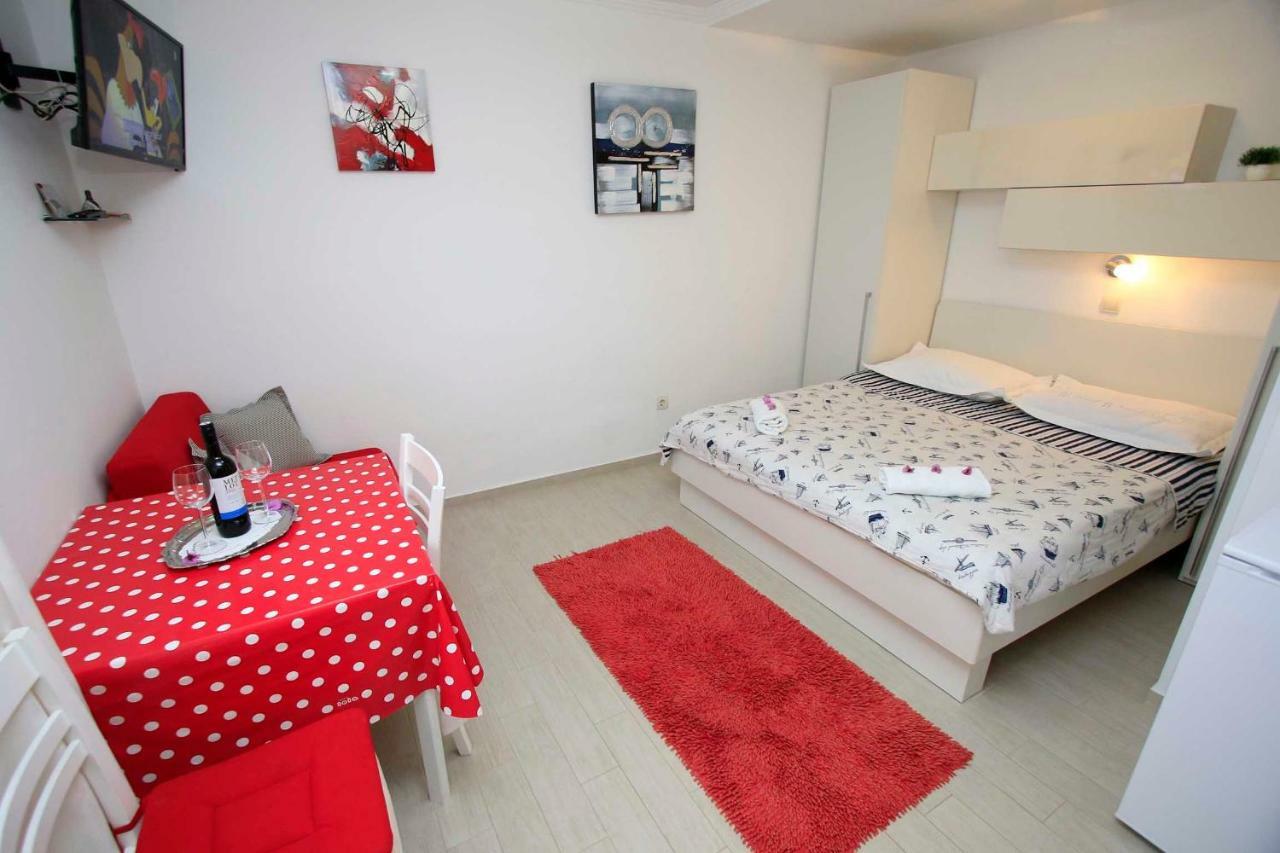 Apartmani Ivona & Ivo マカルスカ エクステリア 写真